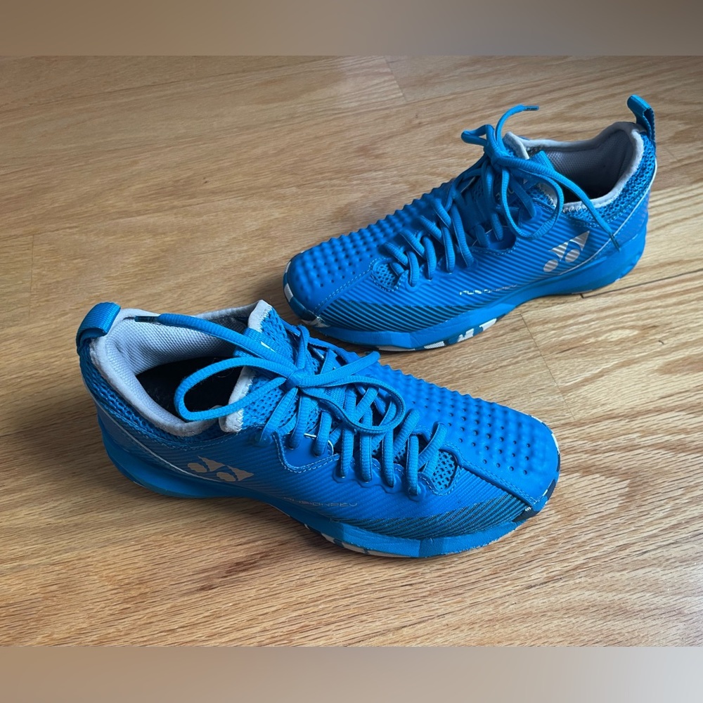 Yonex Tennis shoes